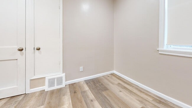 Building Photo - 8008 Algon Ave