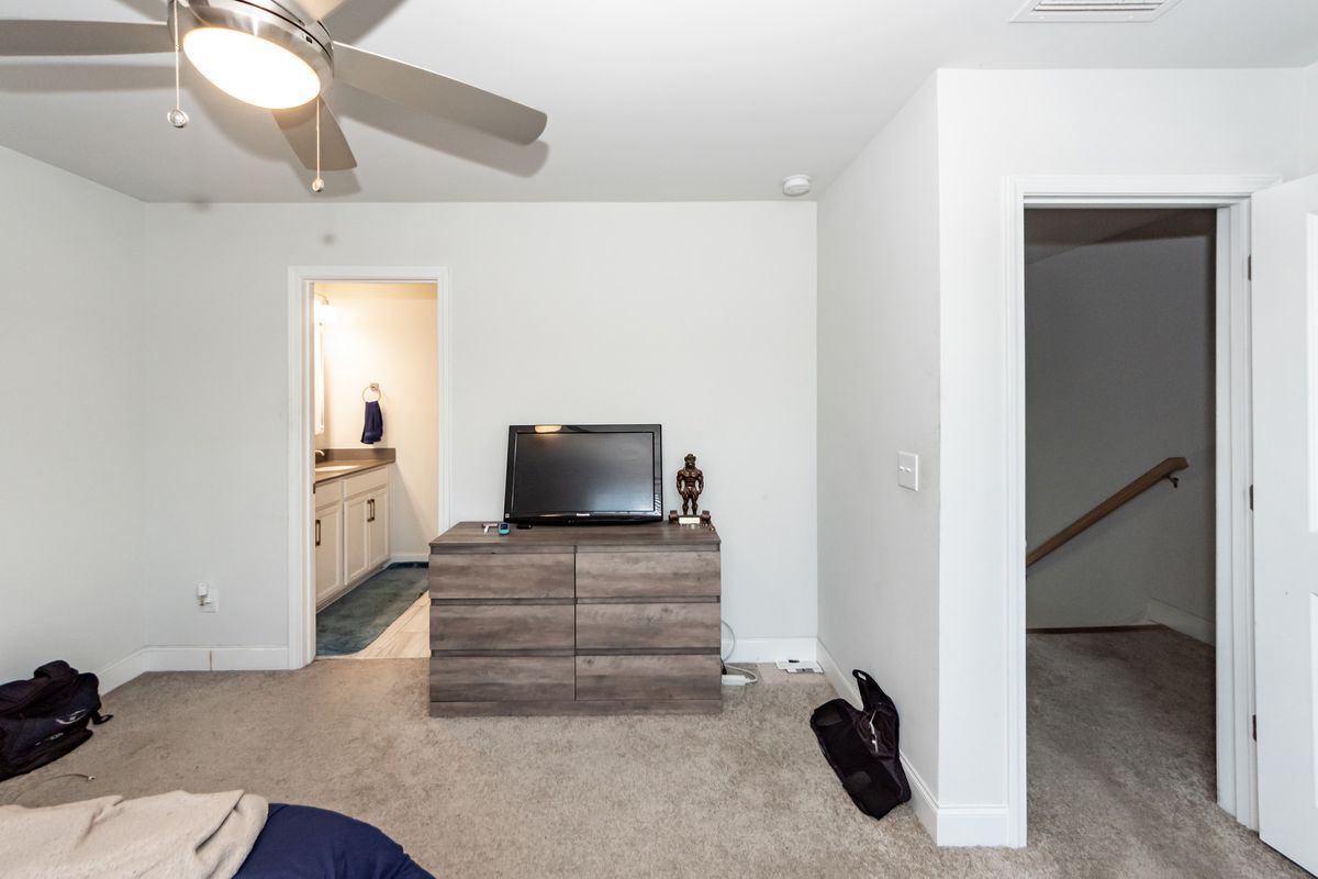 Building Photo - 531 Green Fern Dr