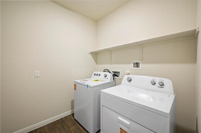 Building Photo - 224 Kickapoo Ln