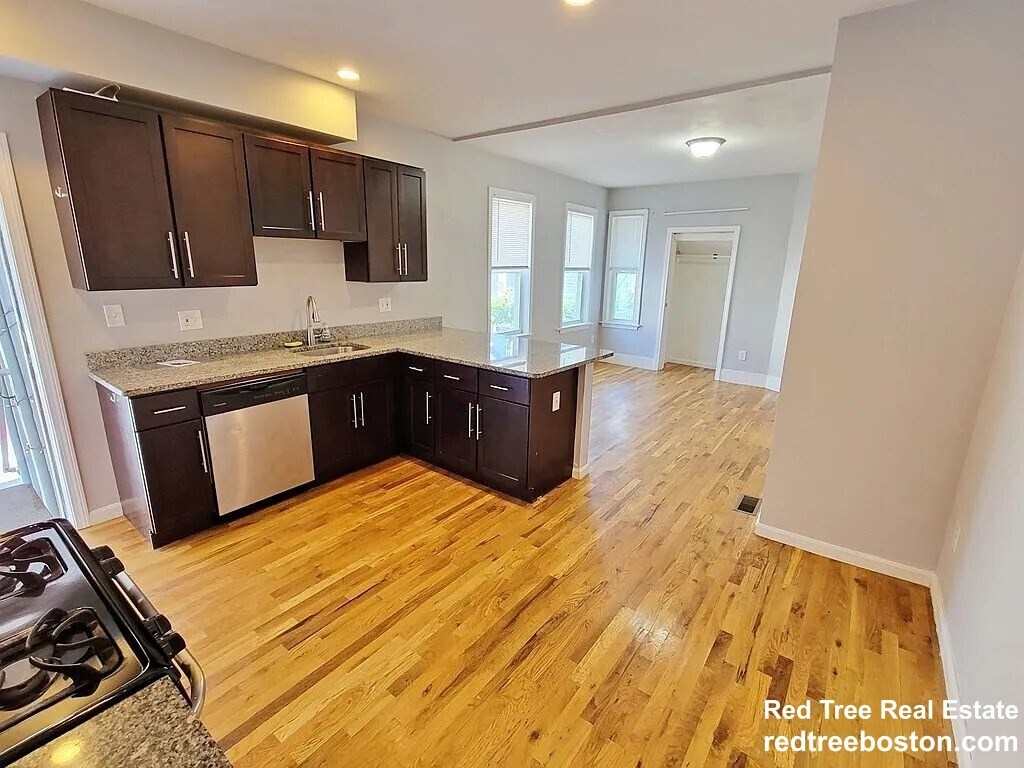 Building Photo - 39 Pinckney St