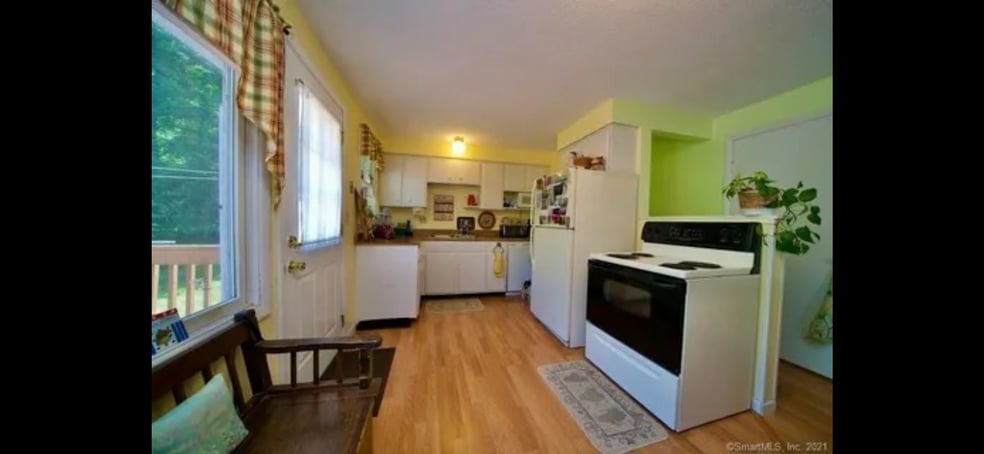 Building Photo - 117 Snipsic Lake Rd