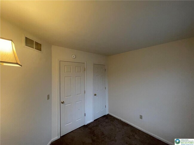 Building Photo - 318 Mickley Rd