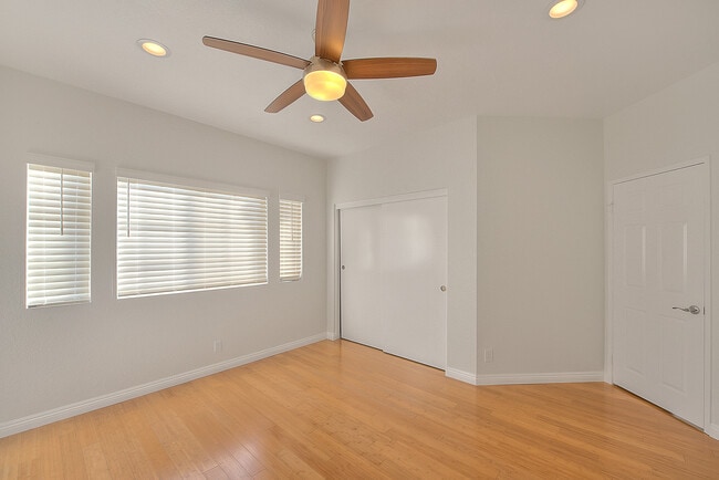 Building Photo - 3571 Rio Ranch Rd