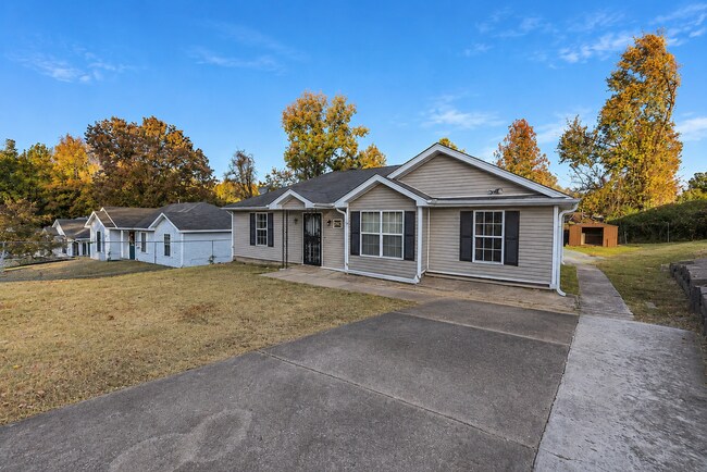 Building Photo - Move-In Ready 3BR/2BA Home with Large Backyard – Only $1,225/Month!