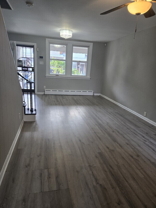 Primary Photo - 264 Linton St
