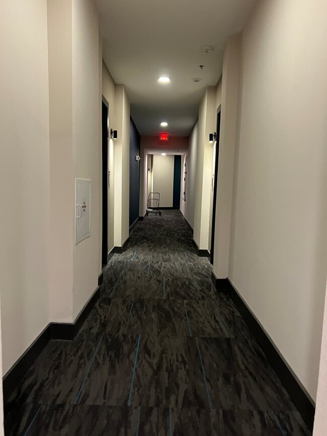 Building Photo - 9127 Research Blvd