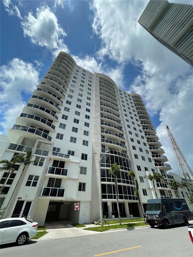 Building Photo - 601 NE 23rd St