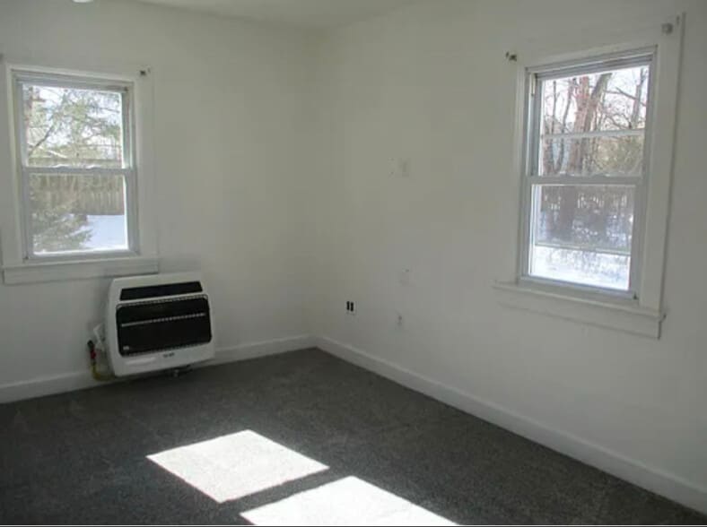 Building Photo - 119 Main St