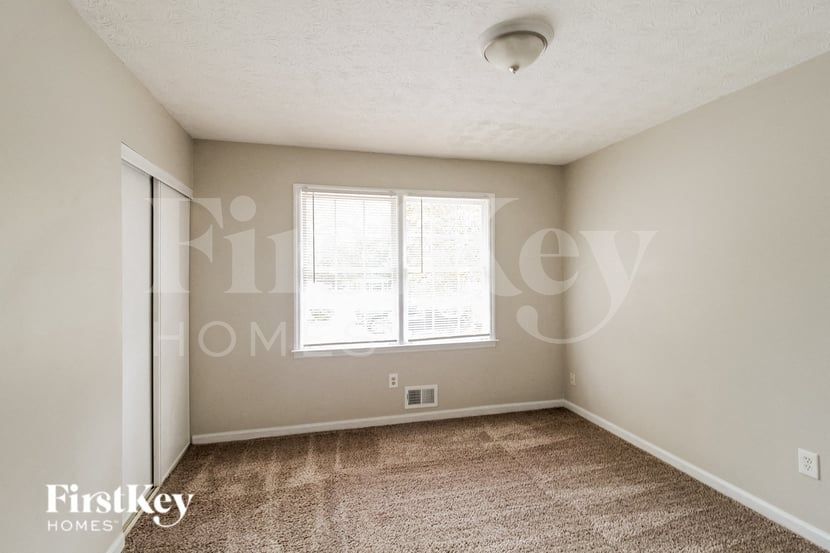 Building Photo - 1739 Killian Hill Rd SW