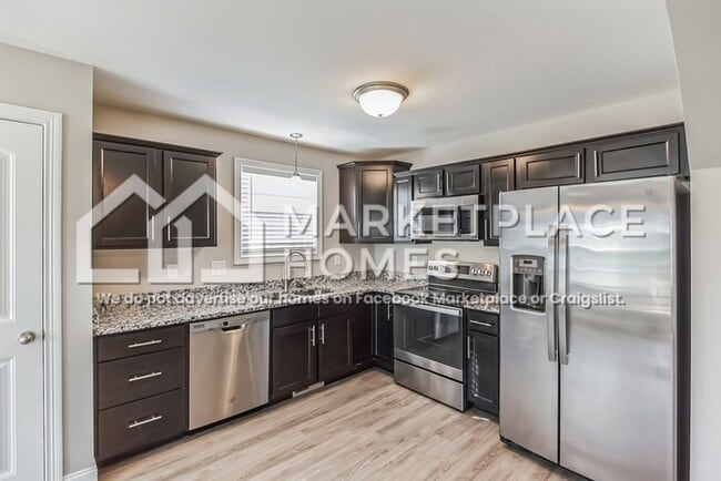 Building Photo - 534 Somerset Ln