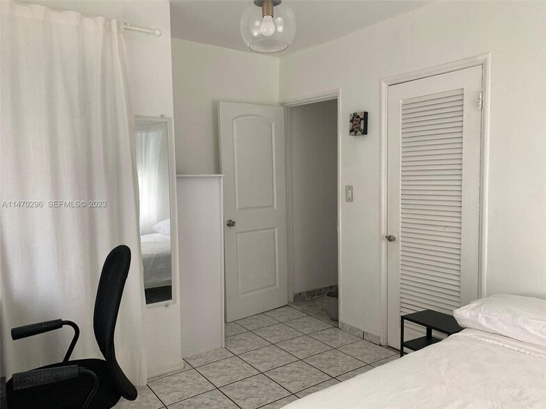 Building Photo - 2131 Arthur St