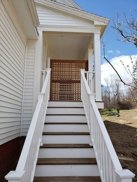 Building Photo - 230-232 Spruce Ln Ext