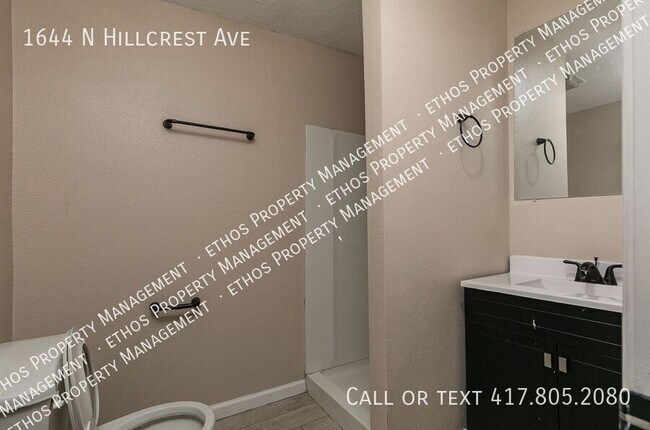 Building Photo - 1644 N Hillcrest Ave