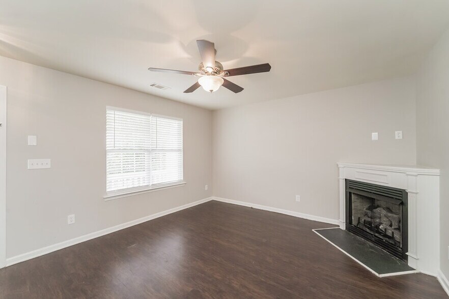 Building Photo - 5713 Henderson Oaks Dr