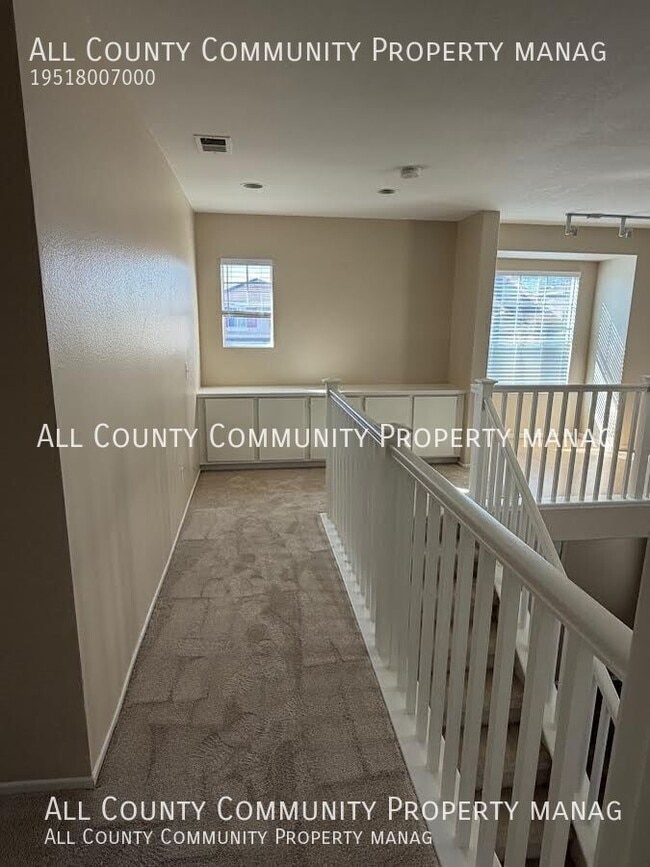 Building Photo - 42176 Chestnut Dr