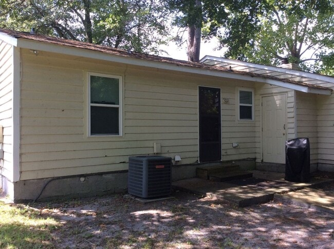 Building Photo - 2424 Educational Dr