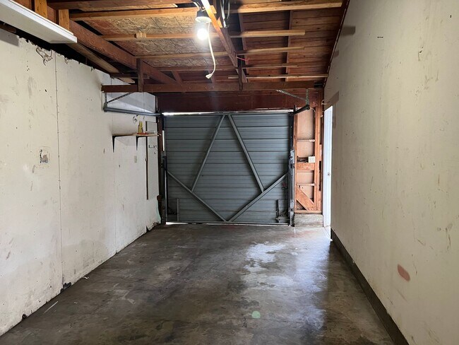 Building Photo - 3216 Godman Ave