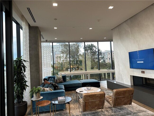 Building Photo - 788 West Marietta St NW