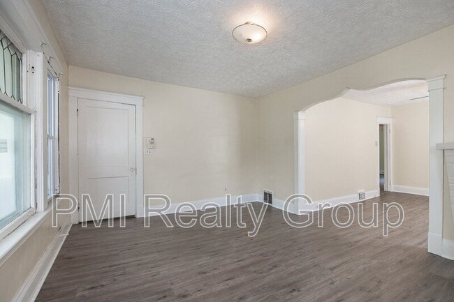 Building Photo - 1459 E 134th St