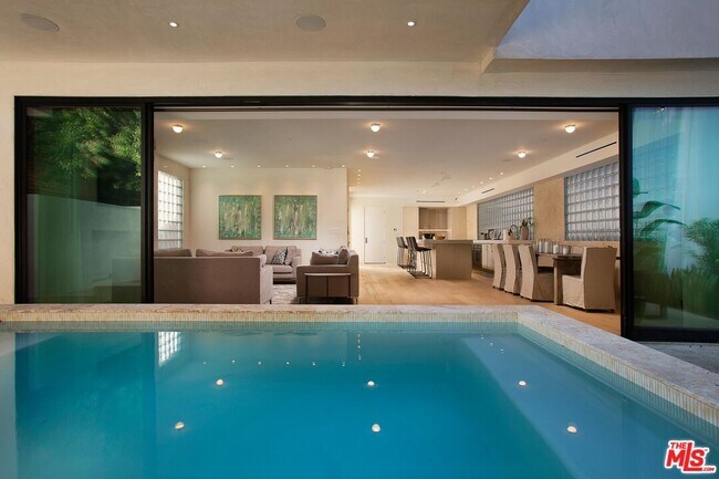 Building Photo - 508 N Sweetzer Ave