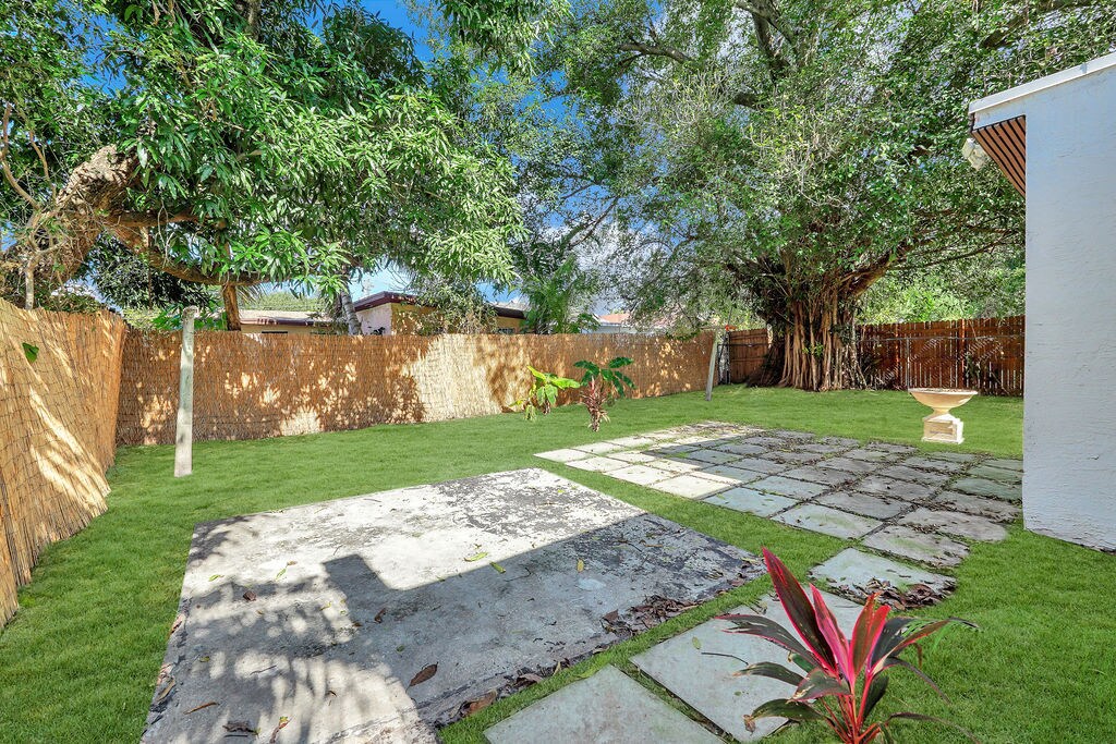 Building Photo - 47 NW 45th Ave