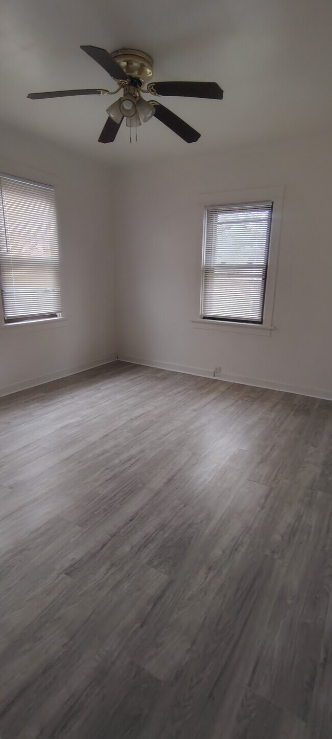 Building Photo - 701 Pemberton Pl