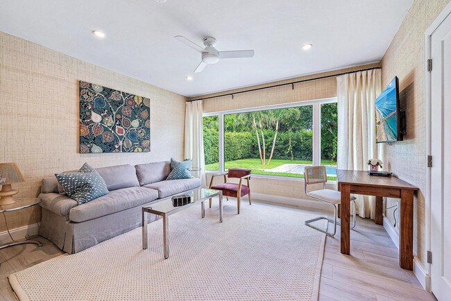 Building Photo - 215 Cortez Rd