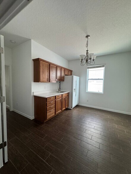 Building Photo - 6336 Flat Lemon Dr