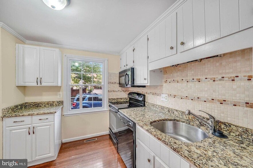 Building Photo - 1122 N Utah St