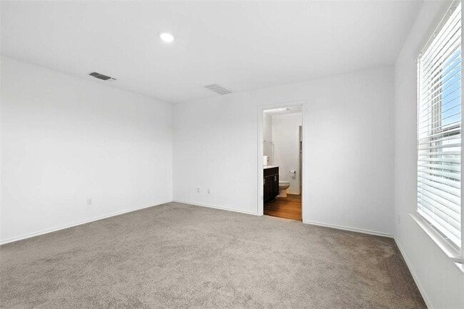 Building Photo - 420 Black Alder St