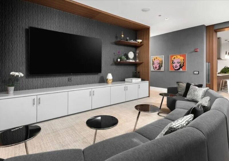 Building Photo - 341 W Chestnut St