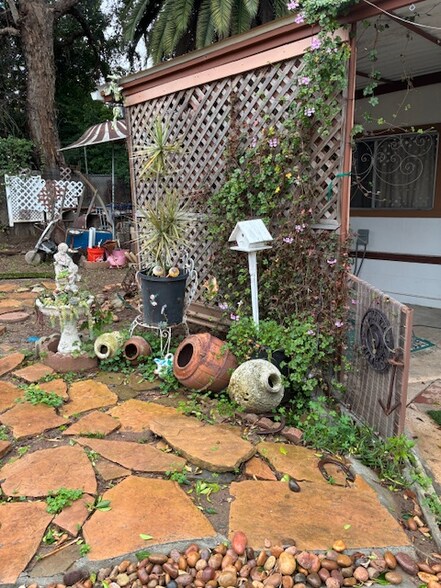 Building Photo - 8369 Mt Vernon St