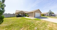 Building Photo - Open Floor Plan Home with Large Fenced Yard