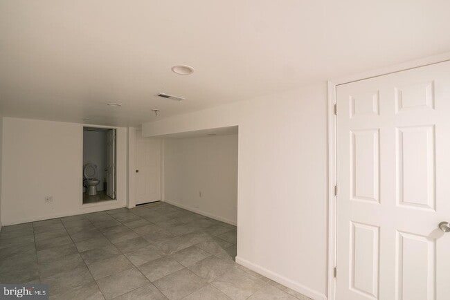 Building Photo - 1212 N 5th St