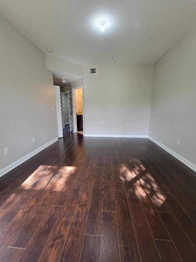 Building Photo - 3503 Shoma Dr