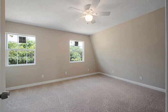 Building Photo - Your Dream Farmhouse Awaits in Elroy