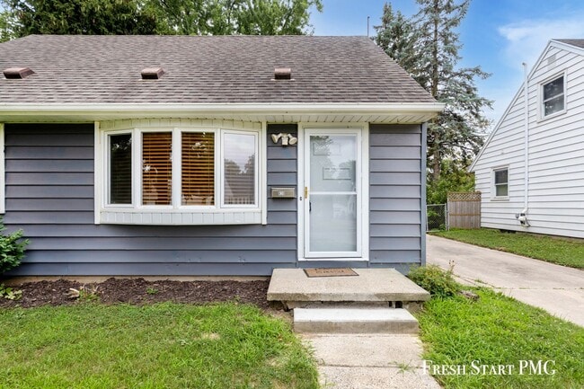 Building Photo - Updated 3 Bedroom Home