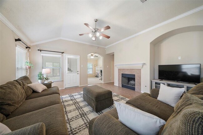 Building Photo - 14411 Dakota Bend Dr