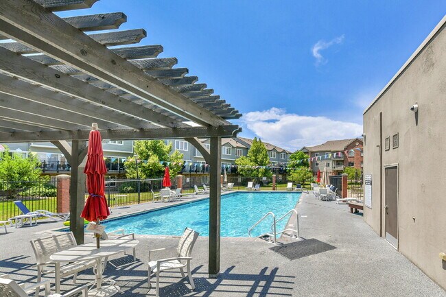 Building Photo - $2,300.00 - 2 Beds, 2 Baths, Condo in Littleton with Fireplace and Balcony!