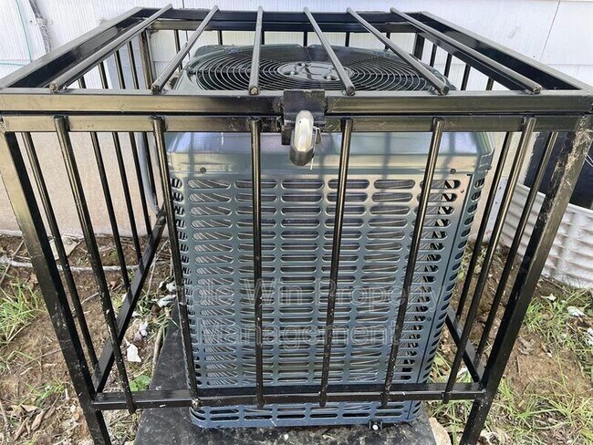 Building Photo - 10203 Trio Ln