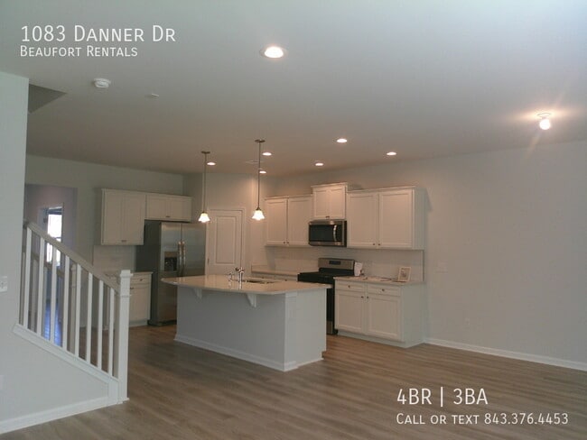 Building Photo - 1083 Danner Dr
