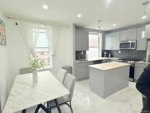 Building Photo - 220 Rogers Ave