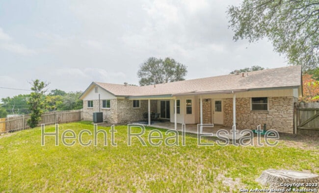 Building Photo - 157 Persia Dr