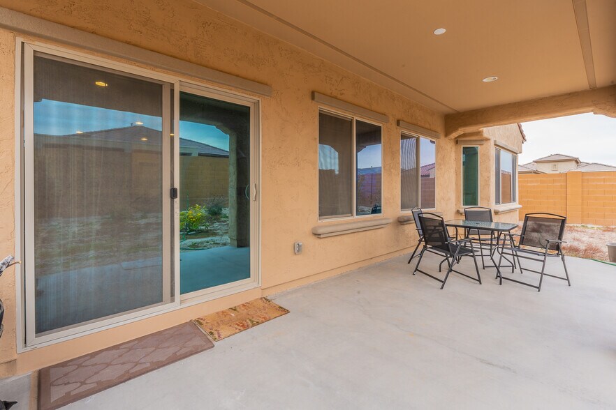 Building Photo - 25931 W Oraibi Dr