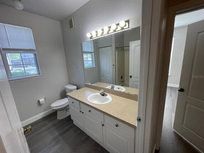 Building Photo - 3349 S Kirkman Rd