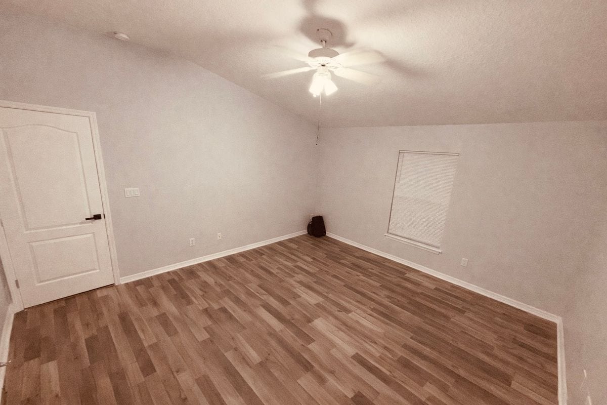 Building Photo - 465 Haversham Rd