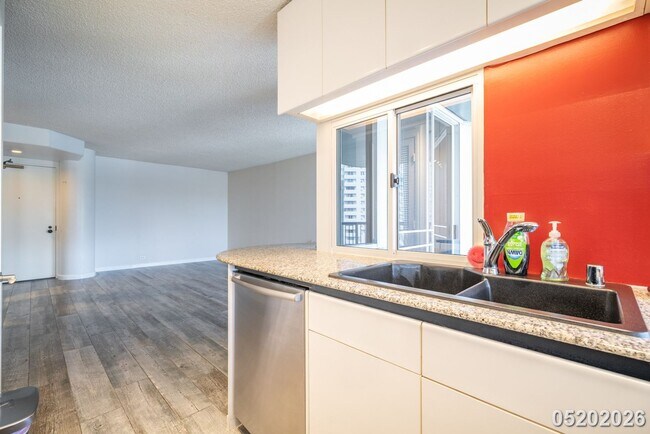 Building Photo - $4000 l 2 Bedrooms | 2 Bathrooms | STUNNING VIEWS/ RESORT STYLE LIVING