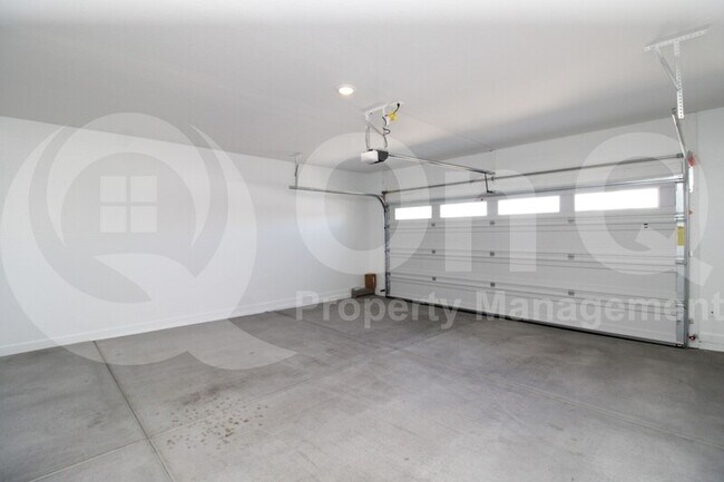 Building Photo - 24195 W Verlea Dr