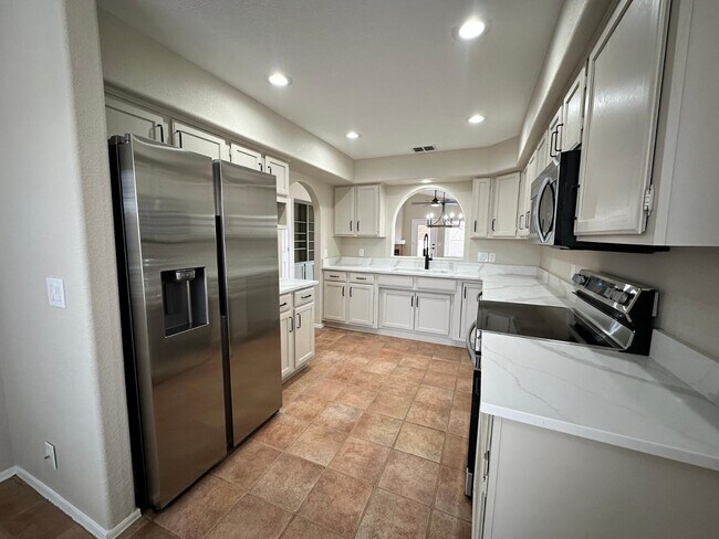 Building Photo - 12237 N Gambel Dr