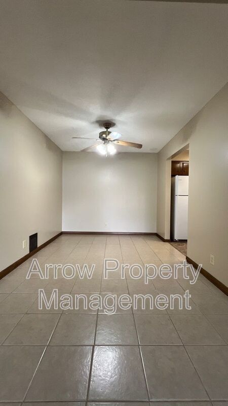 Building Photo - 3831 S 46th St